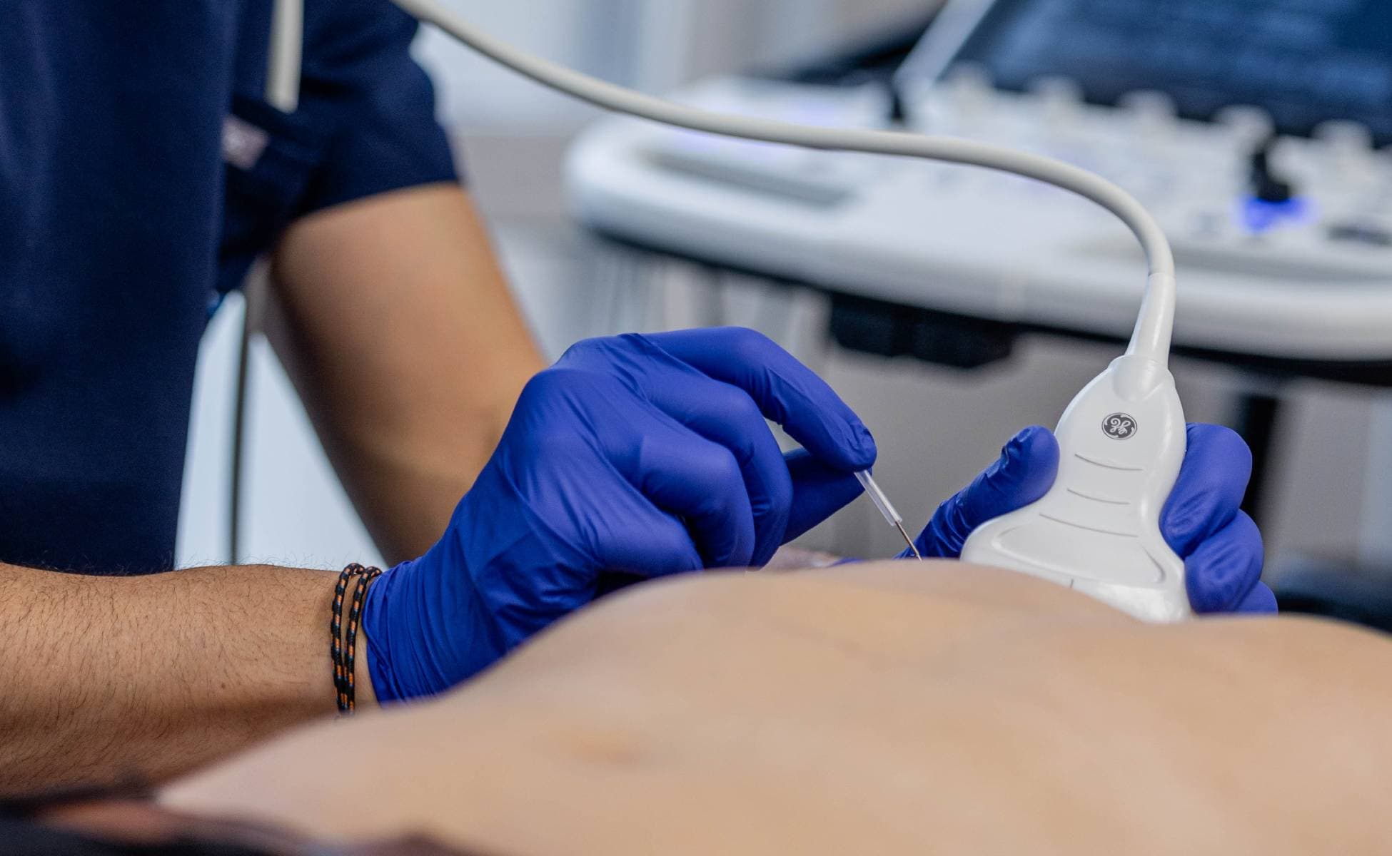 Tratamiento de fisioterapia con control ecográfico en Clínica Korporea